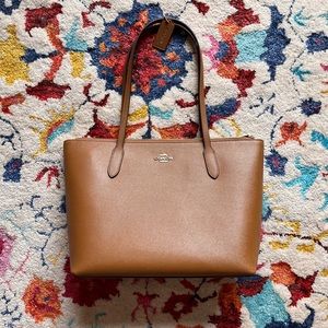 COACH Zip Tote (authentic)